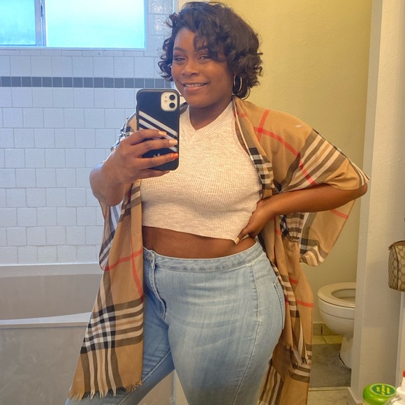 Meet your Posher, Amber - Picture 3 of 11